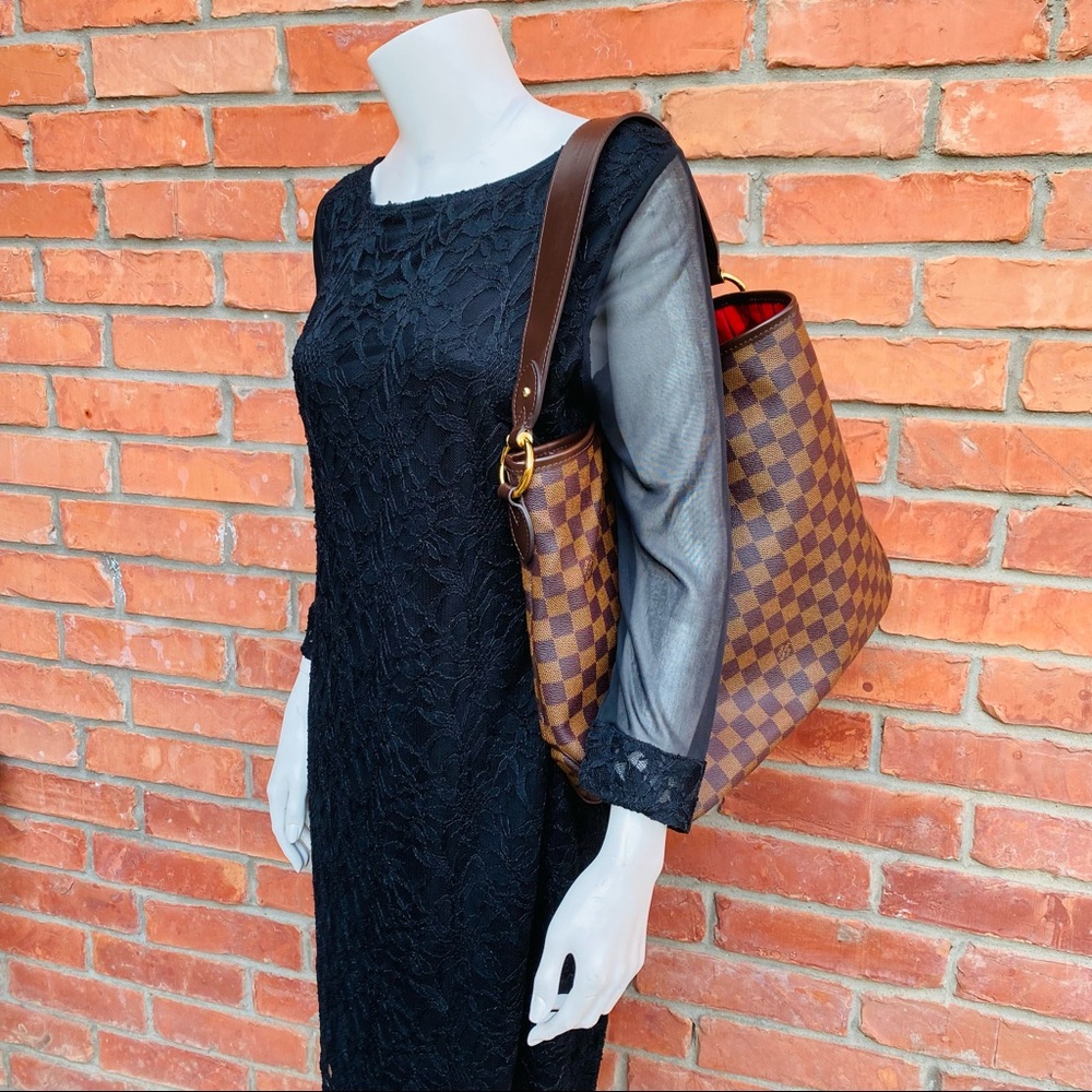 Delightful MM Handbag